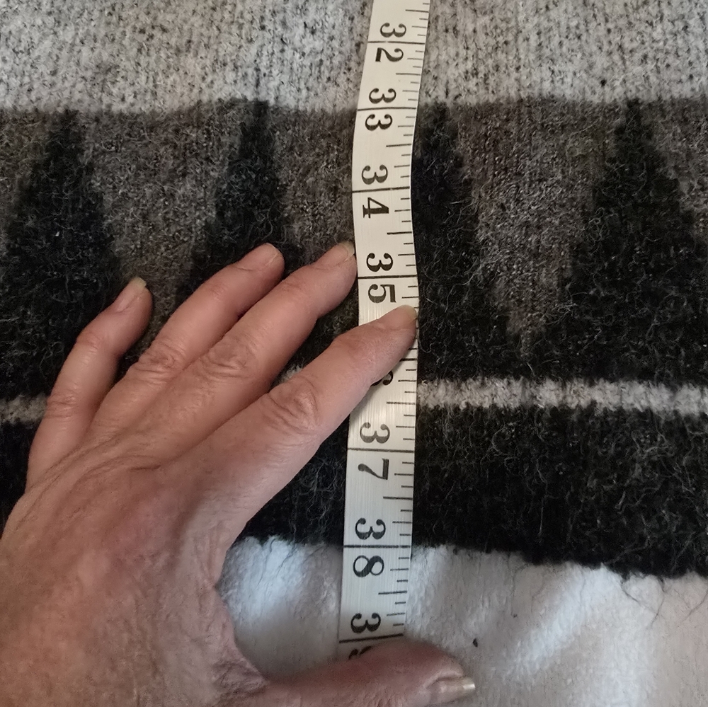 SALE! Joseph A. Long Sweater - Picture 7 of 11